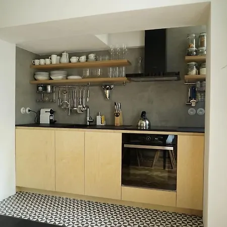 Design Near Castle شقة براغ